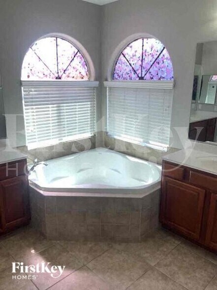 Building Photo - 7633 Morning Water St