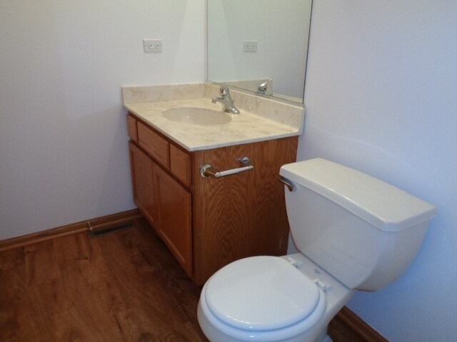 Building Photo - 1505 Finch Dr