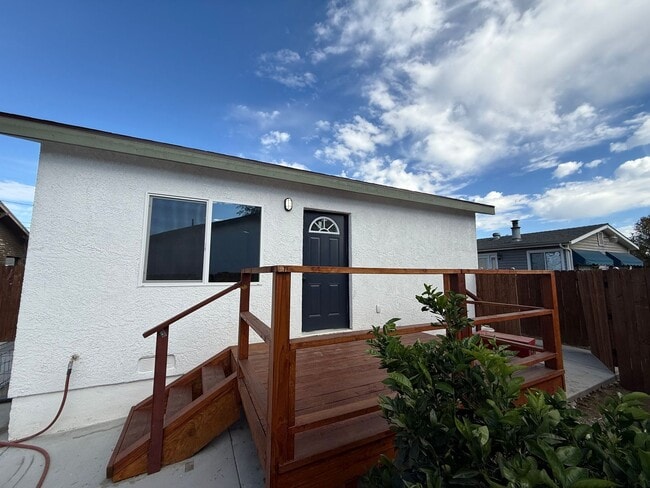 Building Photo - Brand new and Move-In ready!