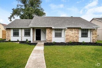 Building Photo - 1704 Panola Dr