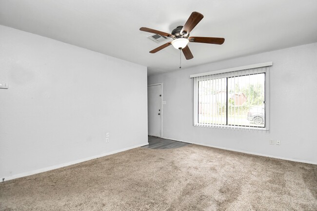 Building Photo - 707 S Franklin Ave