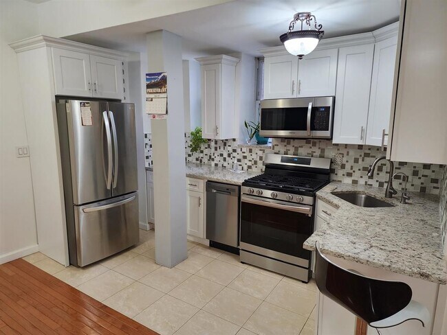 Building Photo - 103 73rd St