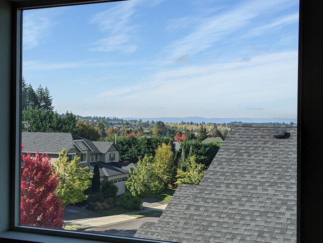 Building Photo - WELL MAINTAINED, BEAUTIFUL 5 BR HOME IN THE CAMAS HILLS!