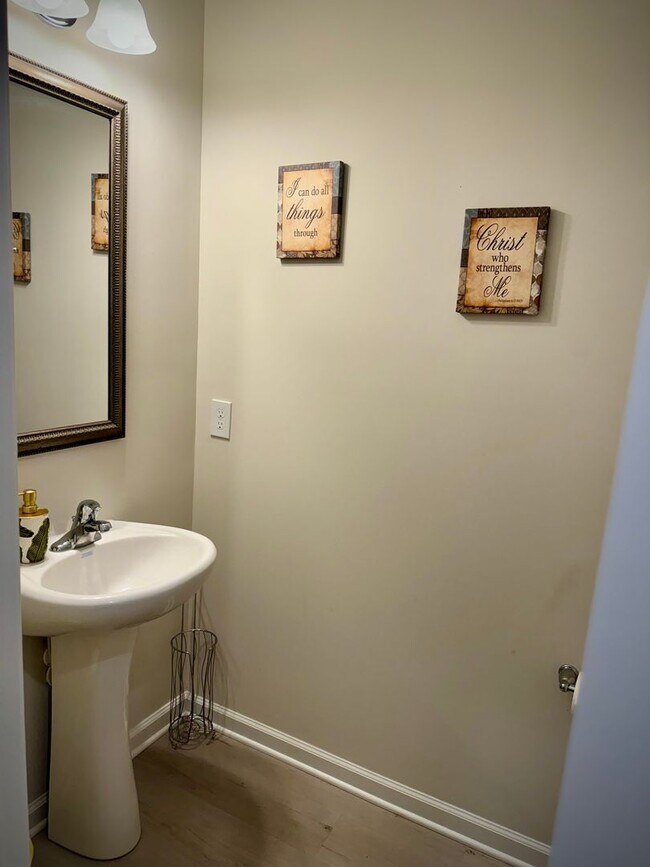 Building Photo - 4119 Thimbleberry Dr