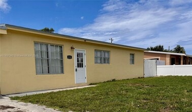 Building Photo - 1131 NE 211th Terrace