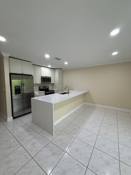 Building Photo - 11471 NW 33rd St