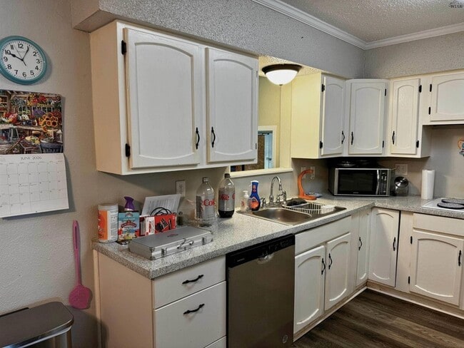 Building Photo - 1609 Sunnyside Ln