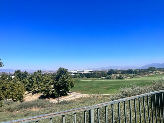 Building Photo - Bella Ventana 3 Bedroom Rental Home in Valencia!