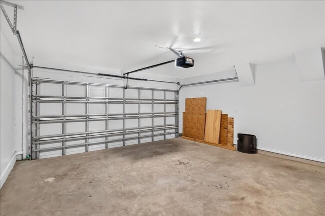 Building Photo - 2334 Restful Ln