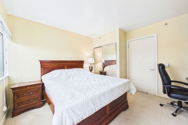 Building Photo - 2BR/2BA Corner Condo w/ Parking | Post International – Lower Pacific Heights