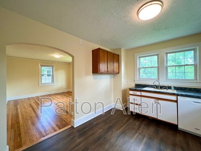 Building Photo - 145 Blanton St