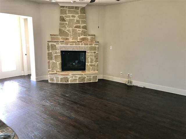 Building Photo - 408 Paluxy Dr