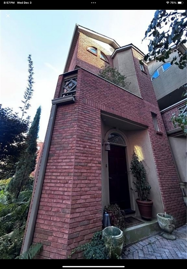 Building Photo - 751 Piedmont Ave NE