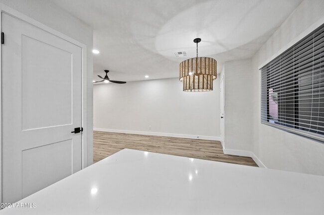 Building Photo - 12212 N Paradise Vlg Pkwy S