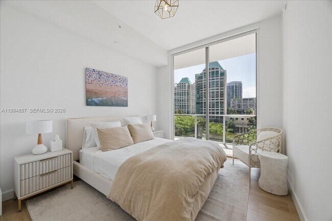 Building Photo - 2678 Tigertail Ave