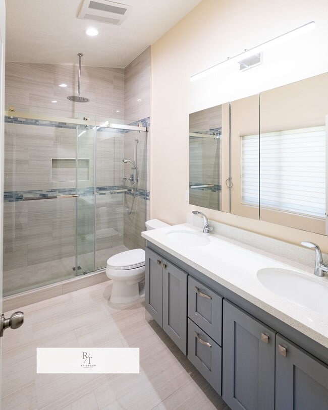 Building Photo - Stunning Remodeled Home in Walnut Valley U...