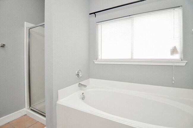 Building Photo - 11924 Prior Park Dr