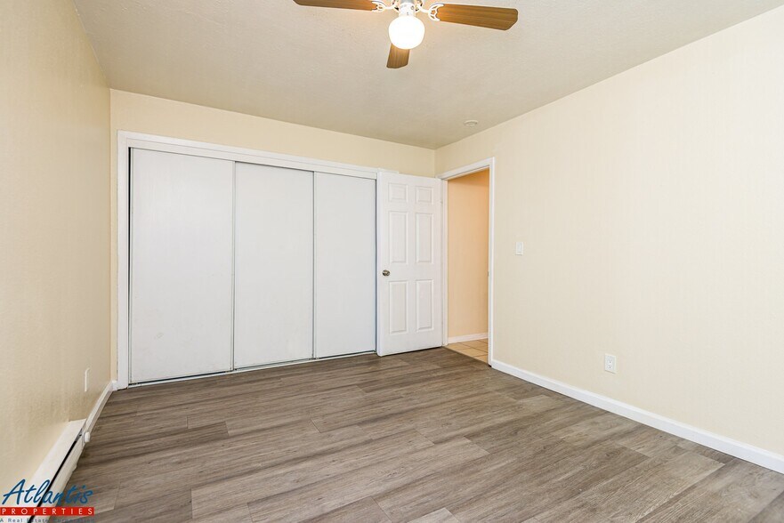 Building Photo - 439 S 4th St