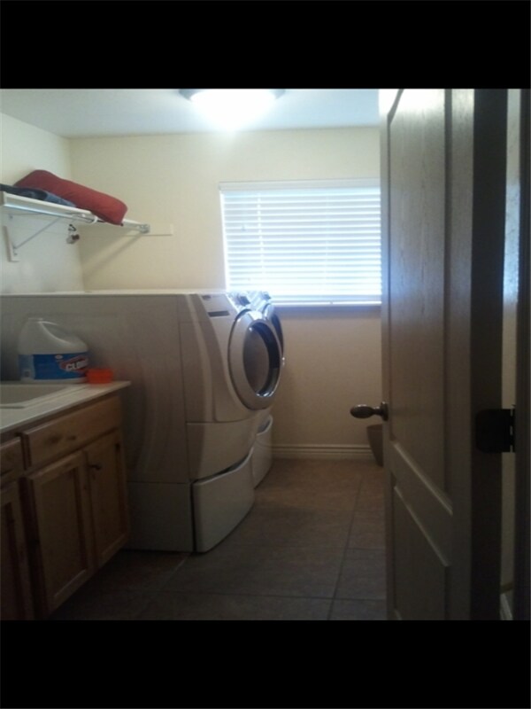 Building Photo - 1287 Reese Dr