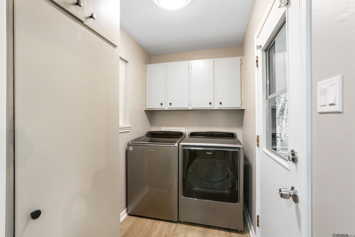 Building Photo - 1151 Wylie Dr