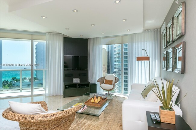 Building Photo - 200 Sunny Isles Blvd