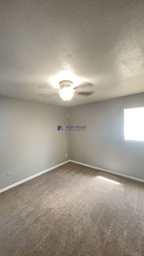 Building Photo - 515 W 27th St S