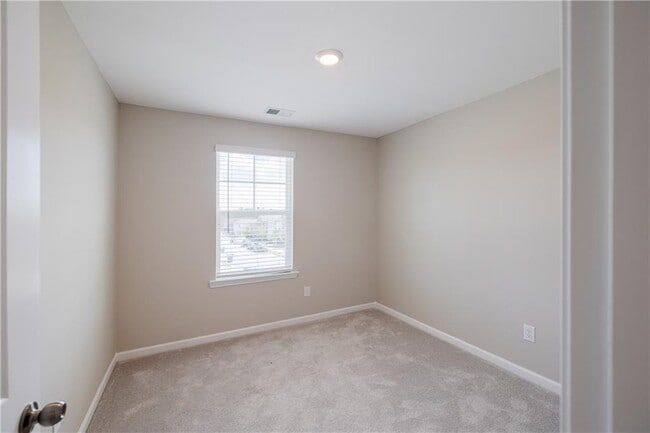 Building Photo - 2088 Nuthatch Dr