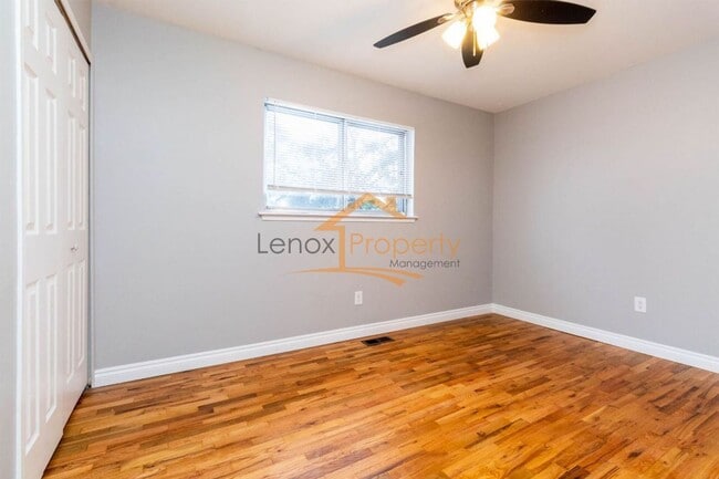 Building Photo - Beautiful Ranch In Plymouth 1 MONTH FREE RENT!!