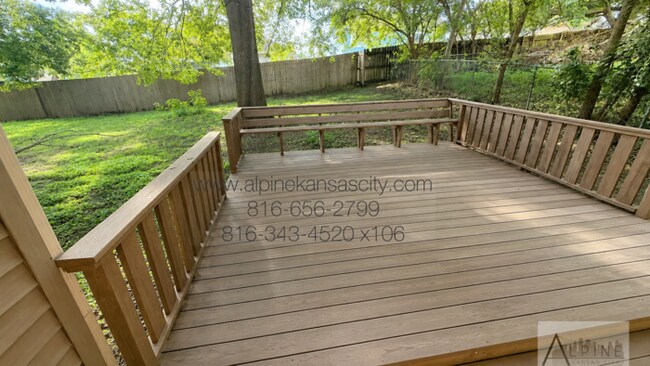 Building Photo - Grain Valley Duplex near Everything!