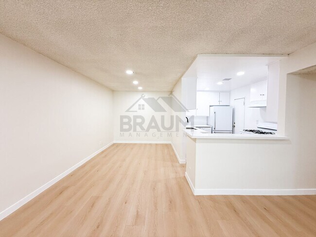 Building Photo - 6041 Whitsett Ave