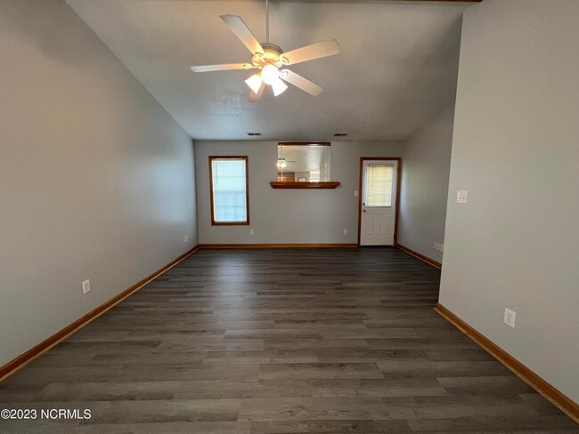 Building Photo - 119 Arabian Ln