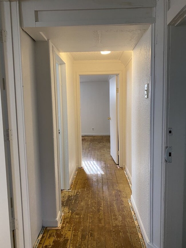 Building Photo - 2 Bed / 2 Bath Home - Close to UNC