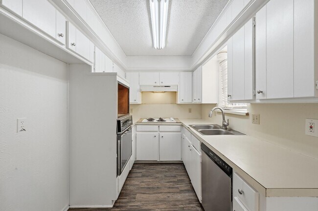 Building Photo - Charming 3-bedroom, 2-bathroom home in Glenn Heights, TX