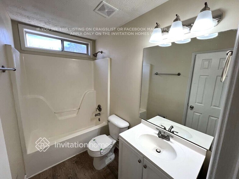 Building Photo - 10 Brookstone Ct