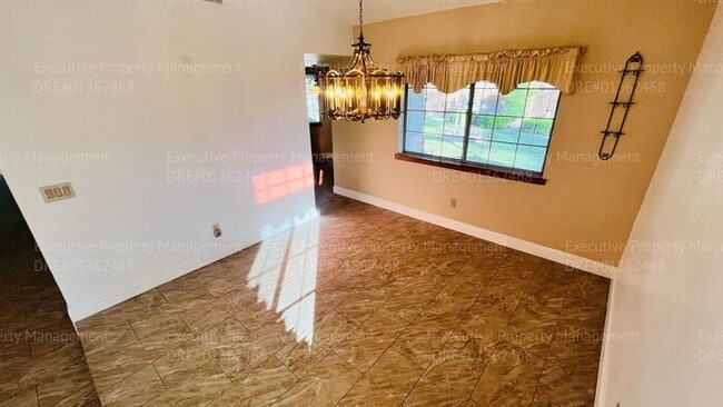 Building Photo - 3 bedroom/ 2 bathroom home located near Old River Rd/ White Ln