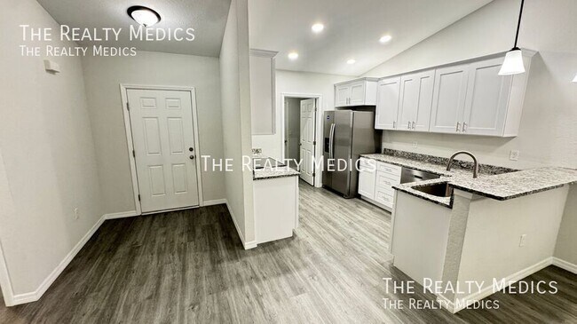 Building Photo - 4167 Hammock Rd