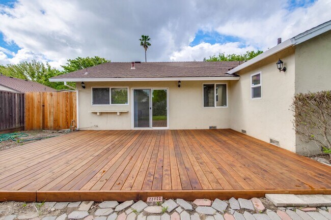 Building Photo - Nicely Refreshed Single Story 4 BR/2BA Great Location in Blossom Valley