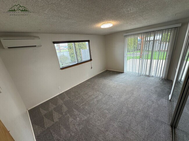 Building Photo - Update 3 bedroom 2 bathroom House