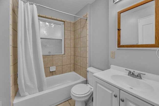 Building Photo - 1026 Schiff Ave