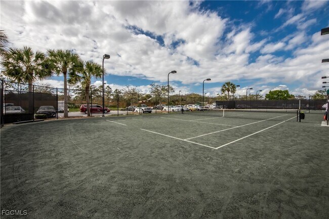 Building Photo - 10637 Pelican Preserve Blvd