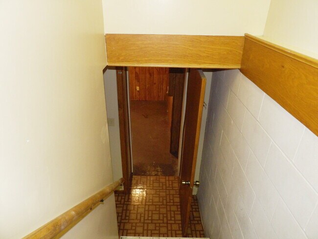 Building Photo - 3 Bedrooms | 2 Bathrooms Near UofM