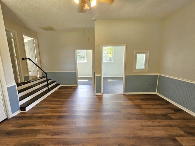Building Photo - 1198 Holly Springs Rd