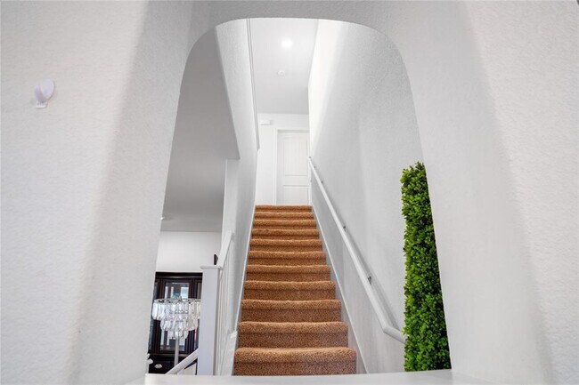 Building Photo - 606 Screech Owl Dr