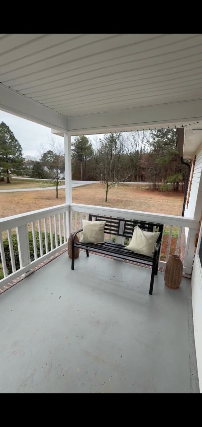 Building Photo - 33 Anna Dr