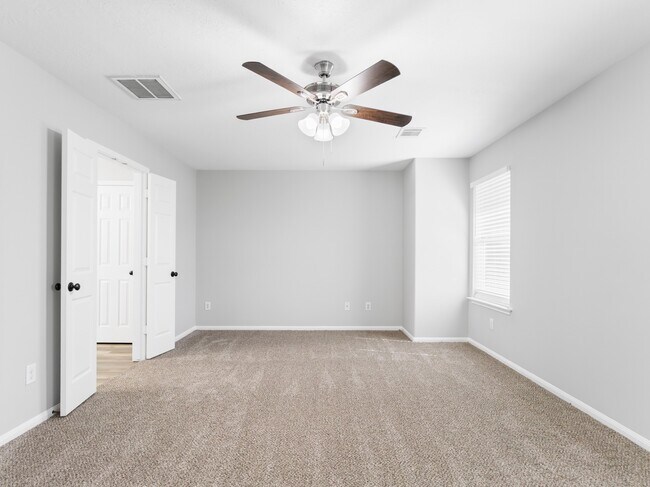 Building Photo - 1023 Santa Fe Ct