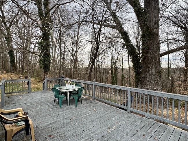 Building Photo - 2204 Merle St