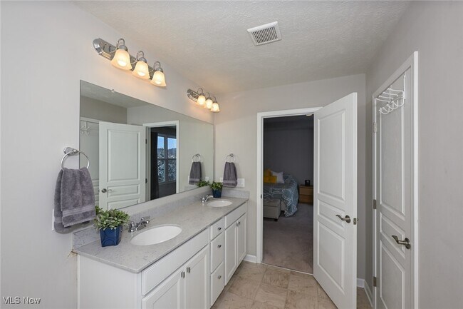 Building Photo - 81 Garnett Cir