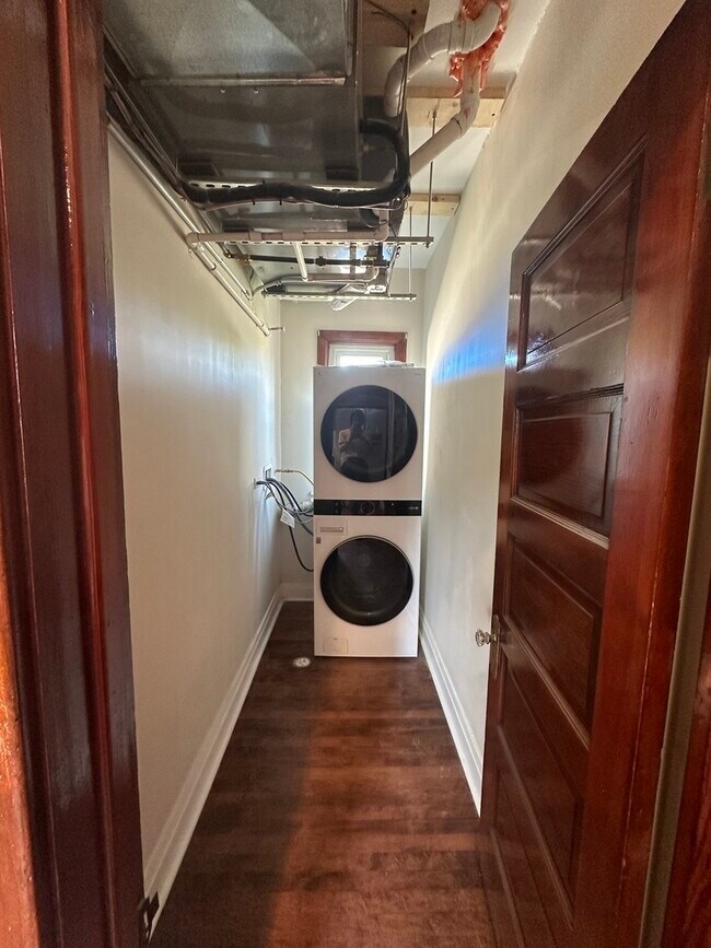 Building Photo - 5648 W Higgins Ave