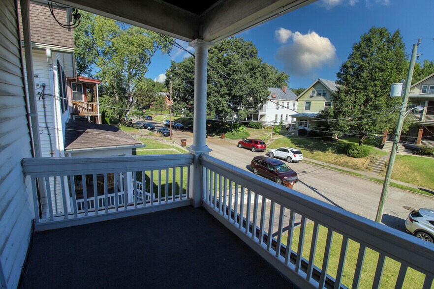 Balcony - 2621 Ida Ave