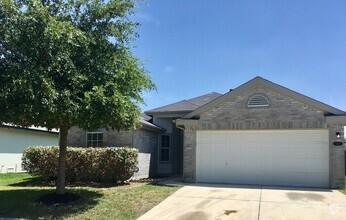 Building Photo - Beautiful remodeled 3 bed 2 bath with open...